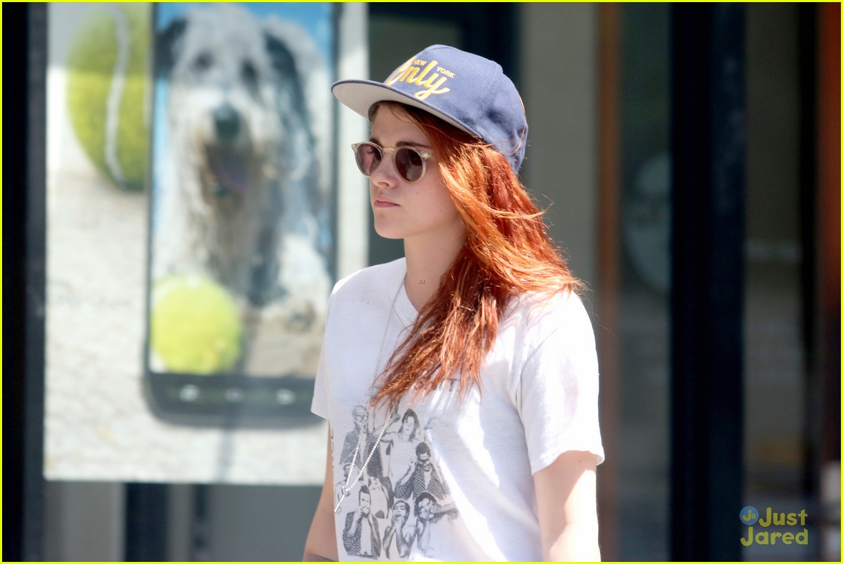 kristen stewart steps out solo on fathers day 20