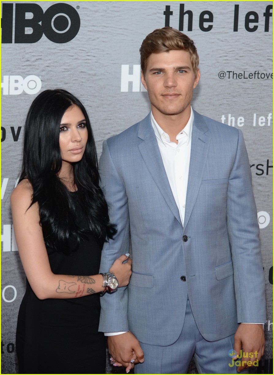 chris zylka the leftovers nyc premiere carver twins 06
