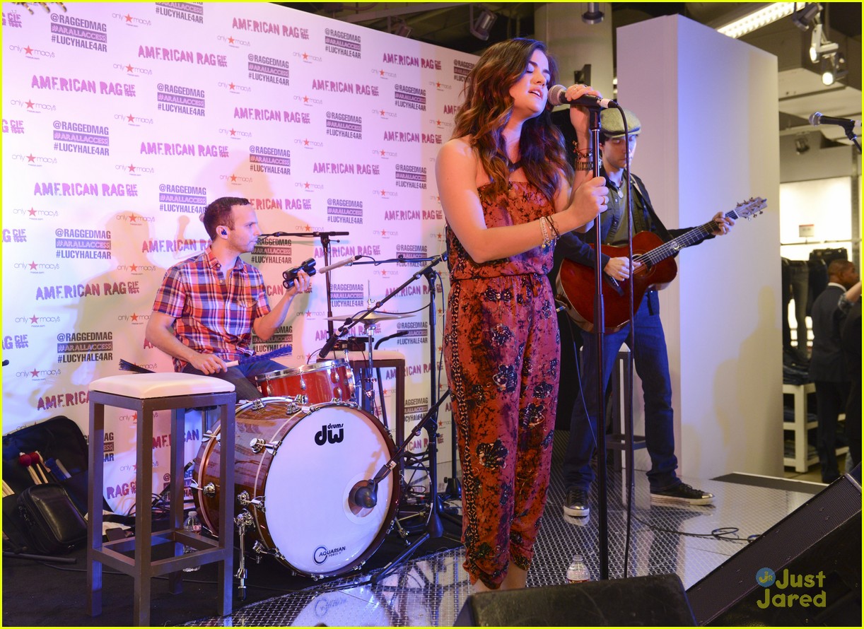 lucy hale all access mall meet up 04