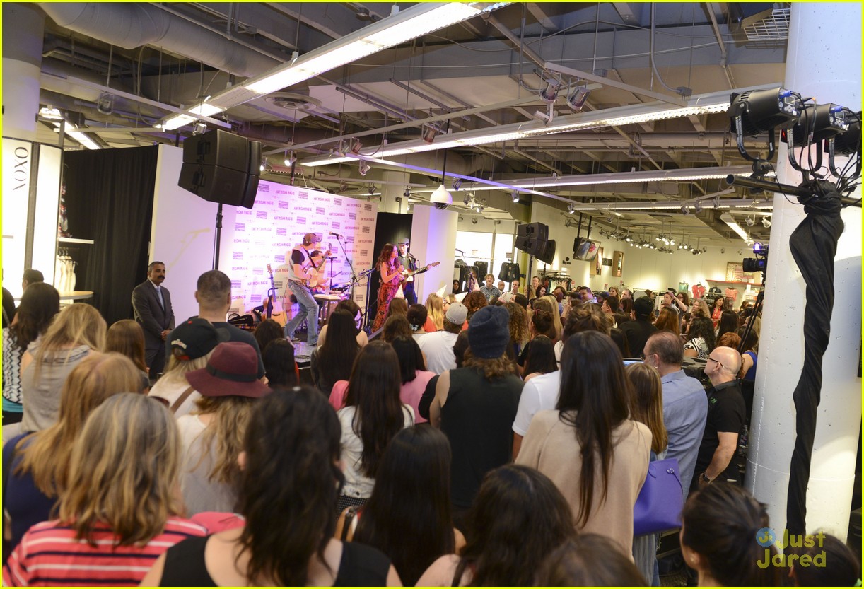 lucy hale all access mall meet up 18