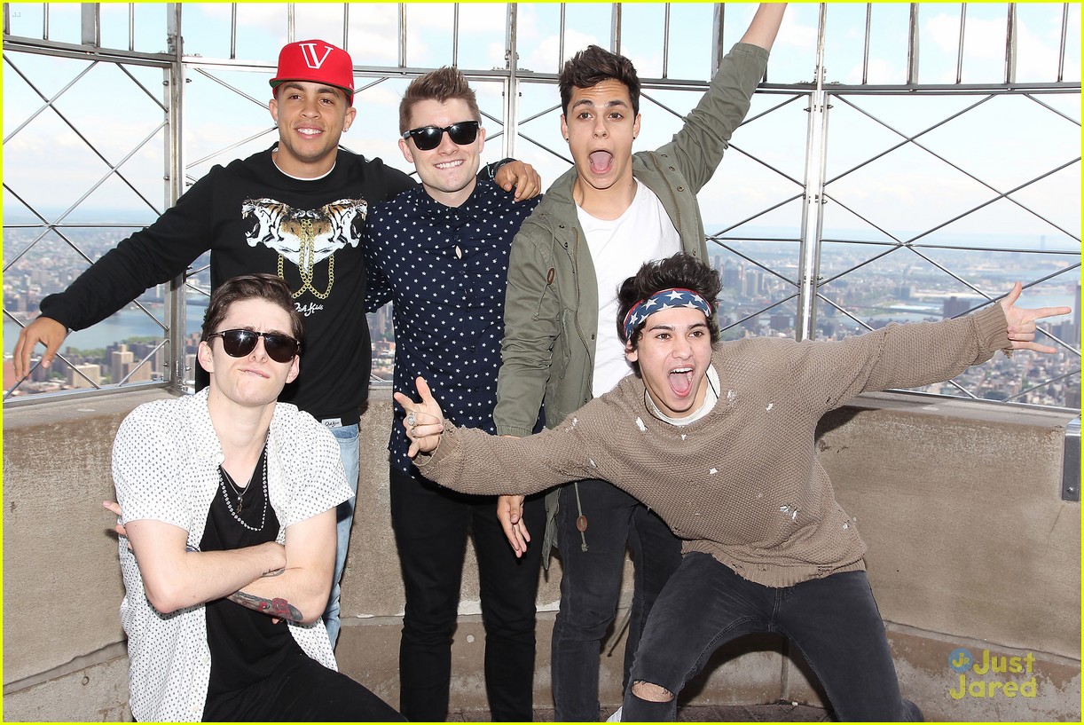 midnight red empire state building visit 02