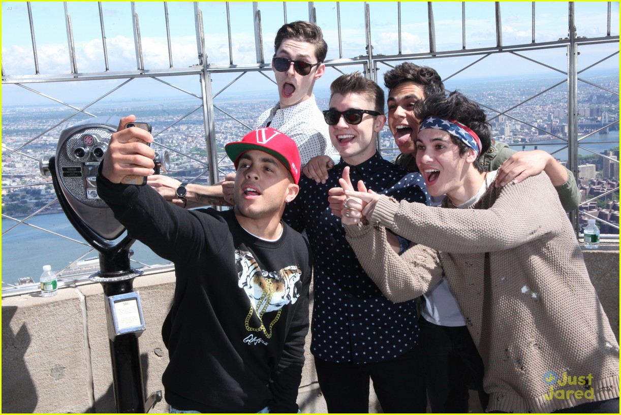 midnight red empire state building visit 03