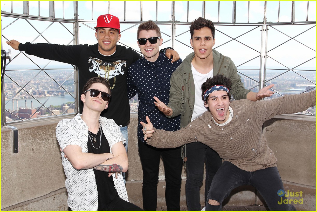 midnight red empire state building visit 04
