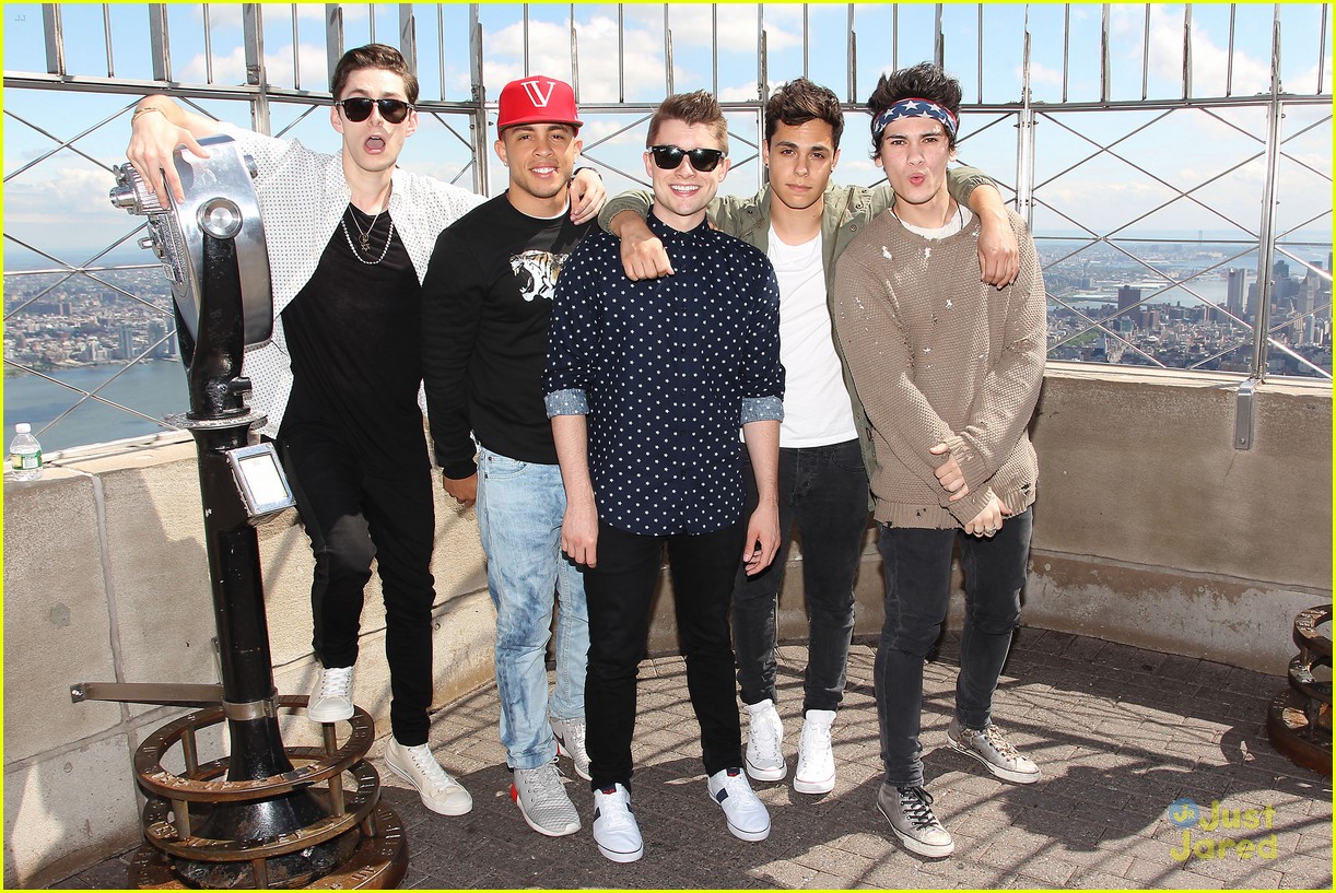midnight red empire state building visit 08
