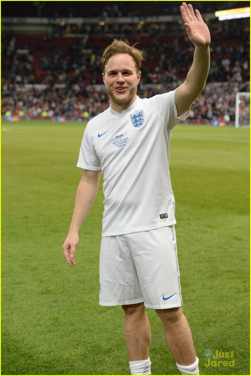 olly murs socceraid tackled 09