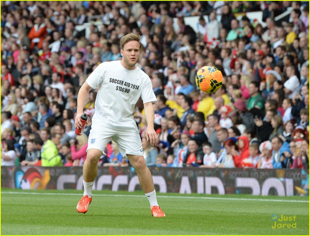 olly murs socceraid tackled 12