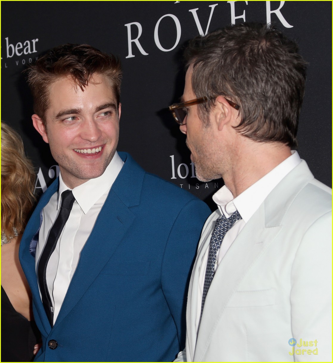 robert pattinson guy pearce rover hollywood premiere 03