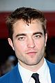 robert pattinson guy pearce rover hollywood premiere 01