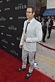 robert pattinson guy pearce rover hollywood premiere 17