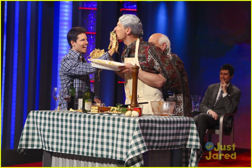 robbie amell whose line is it anyway pics 02