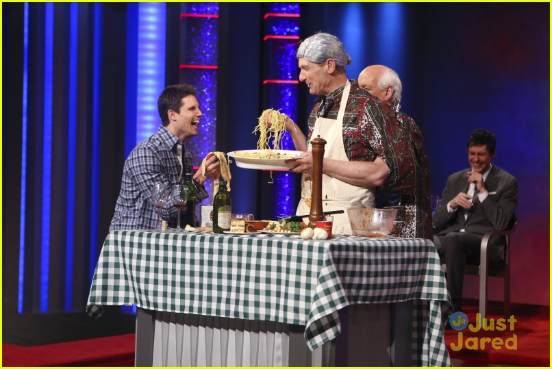 robbie amell whose line is it anyway pics 05