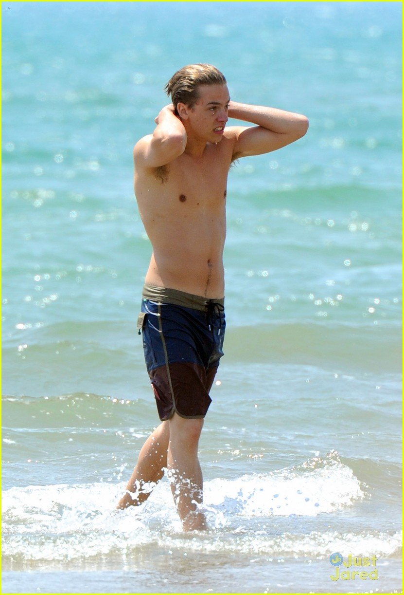cole dylan sprouse italian beach 09