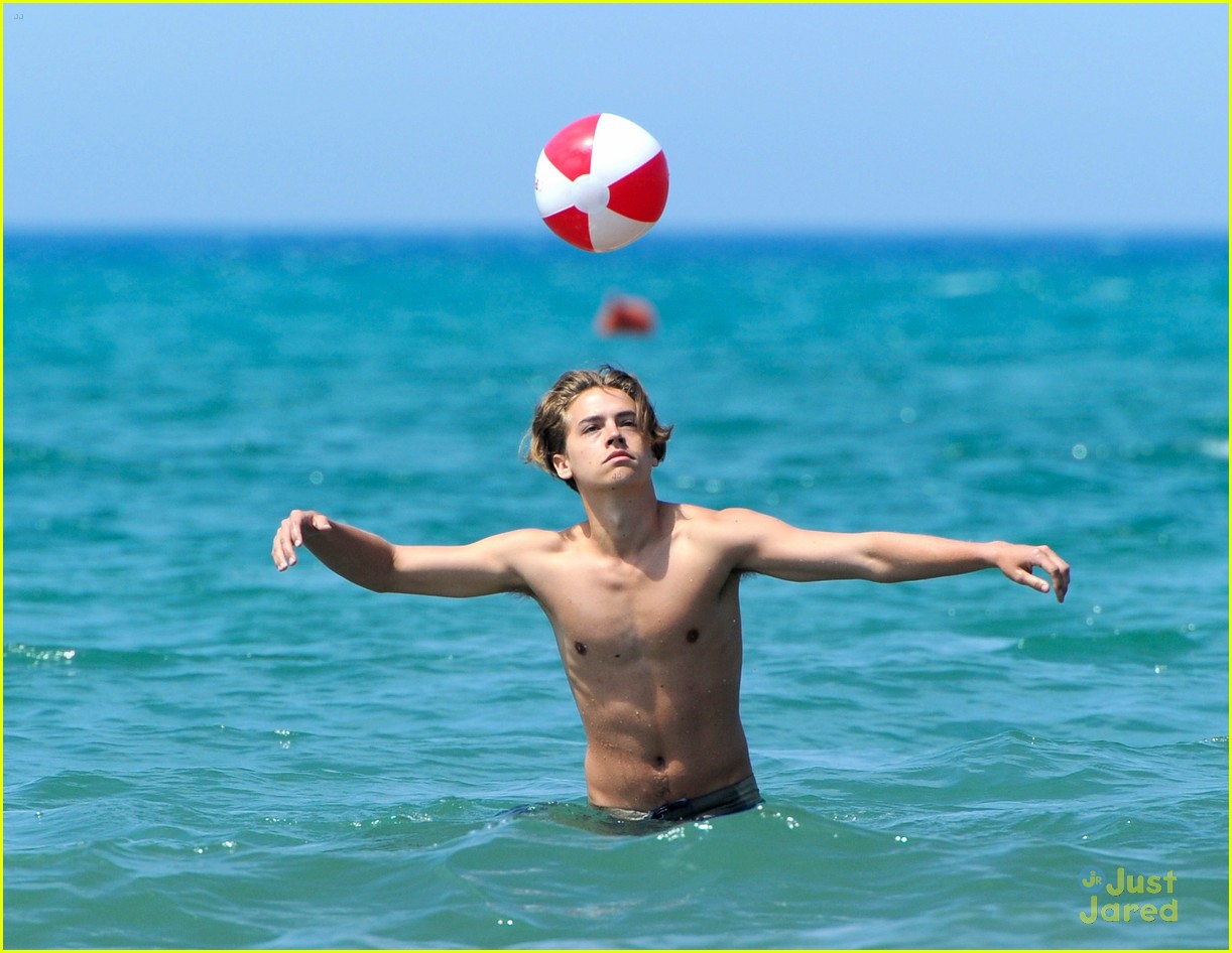 cole dylan sprouse italian beach 16