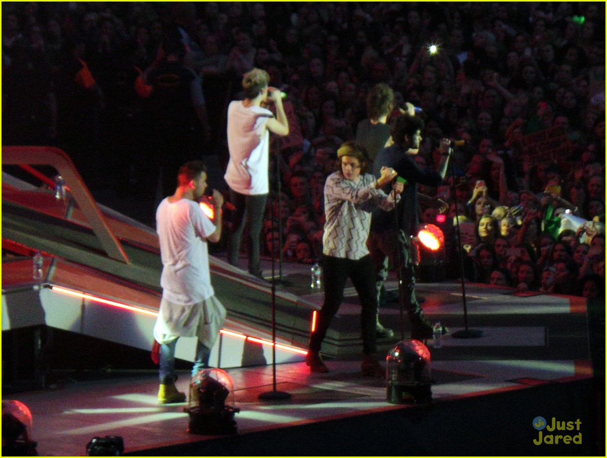 one direction wembley performance 12