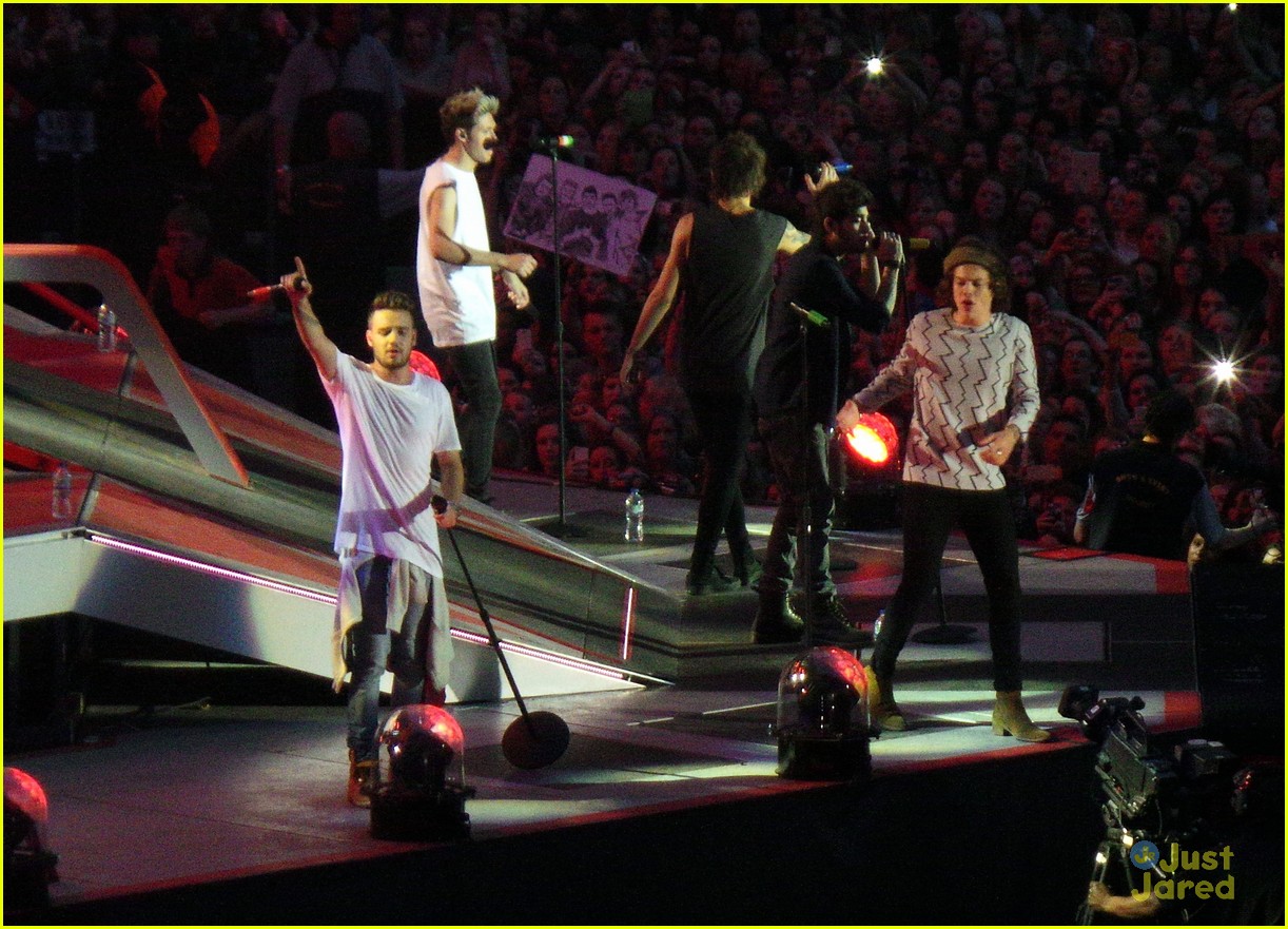 one direction wembley performance 13
