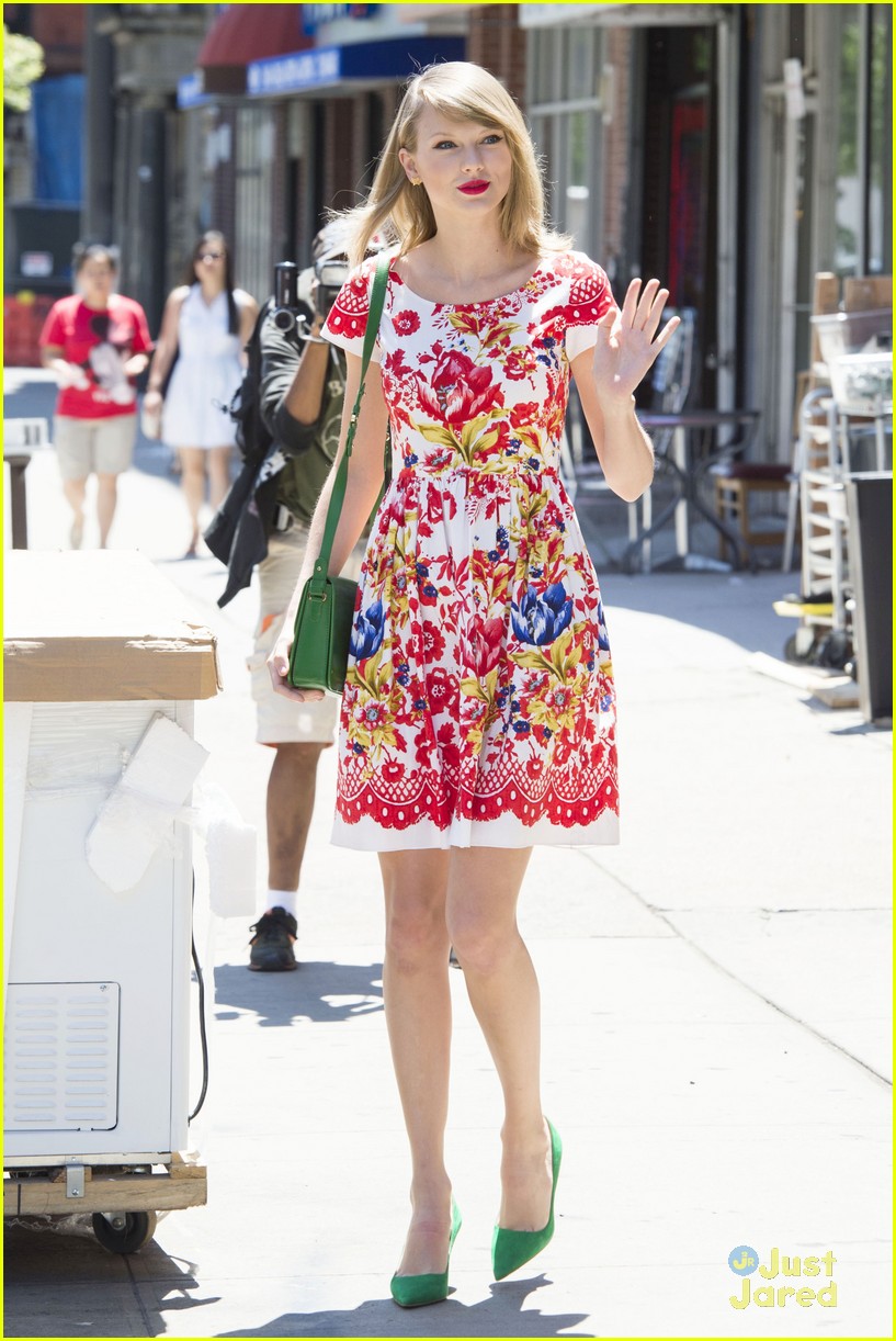 taylor swift wildflower dress young fans nyc 03