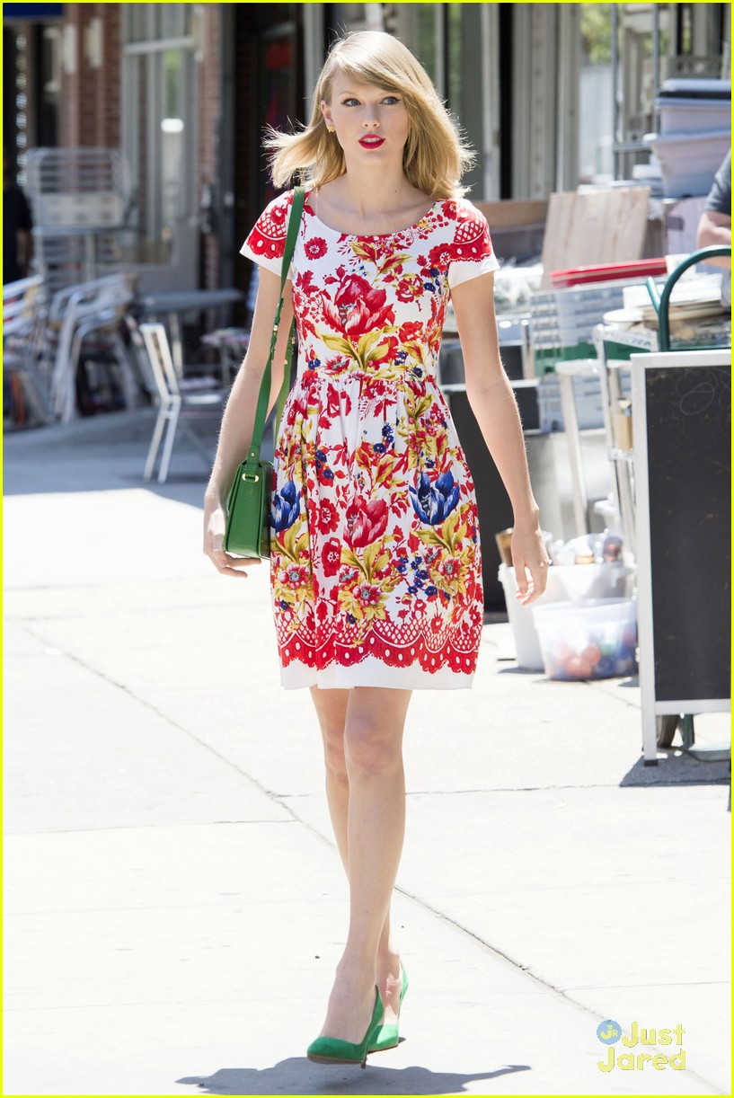 taylor swift wildflower dress young fans nyc 12