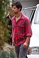 taylor lautner lunch run the tide set 05