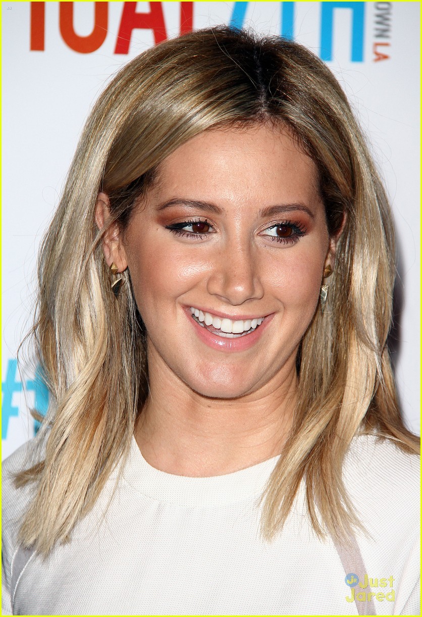 ashley tisdale christopher french fiji water event 02