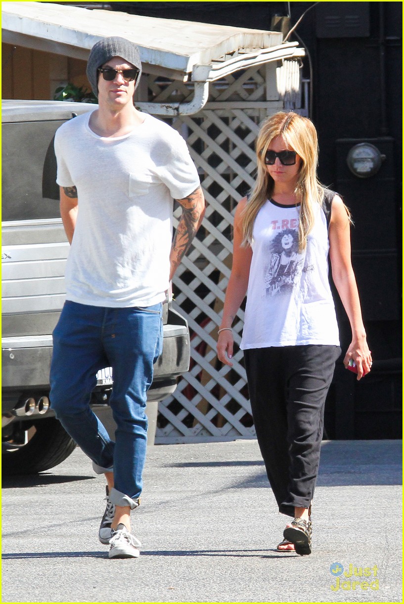 ashley tisdale christopher french los angeles lunch 04