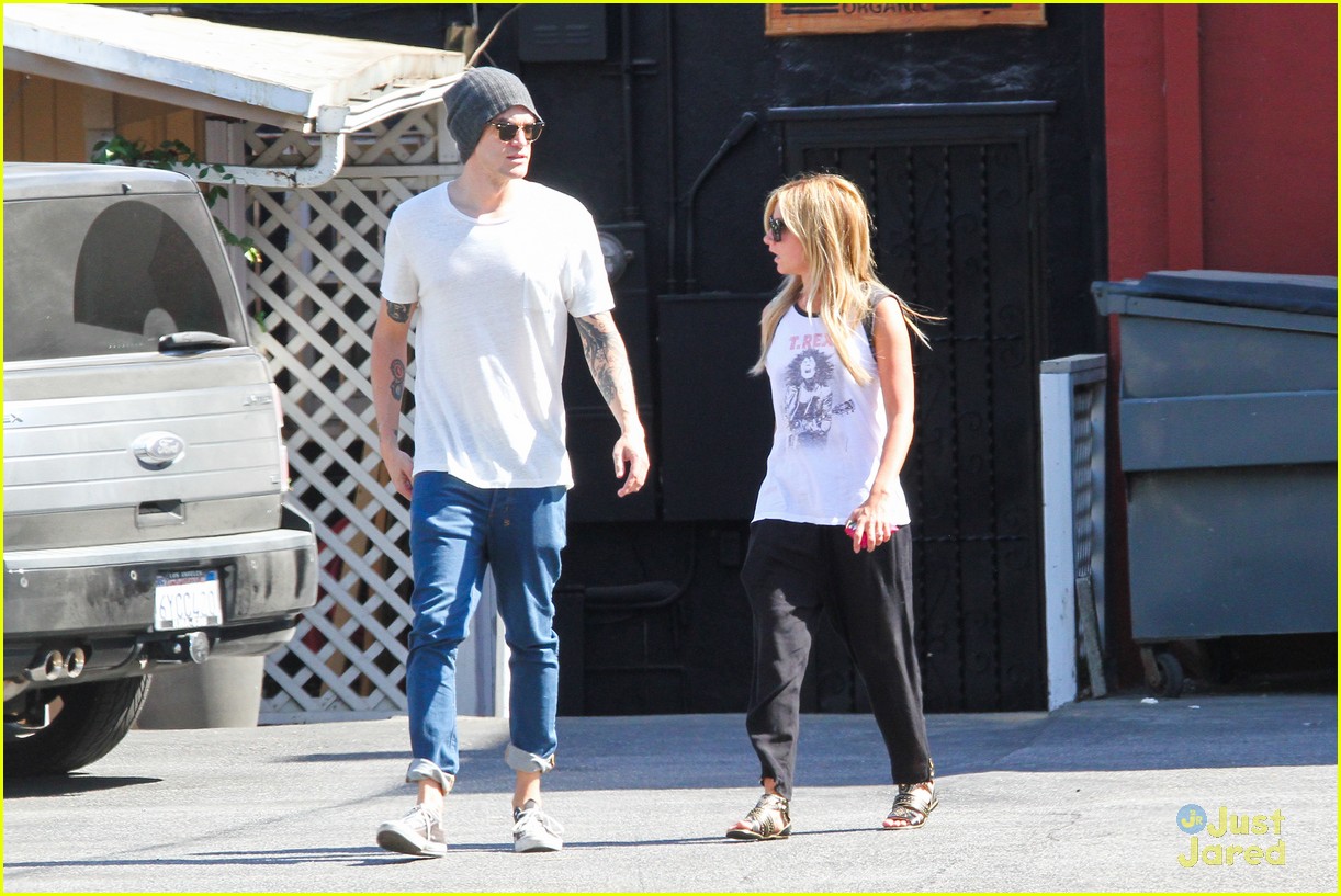 ashley tisdale christopher french los angeles lunch 16