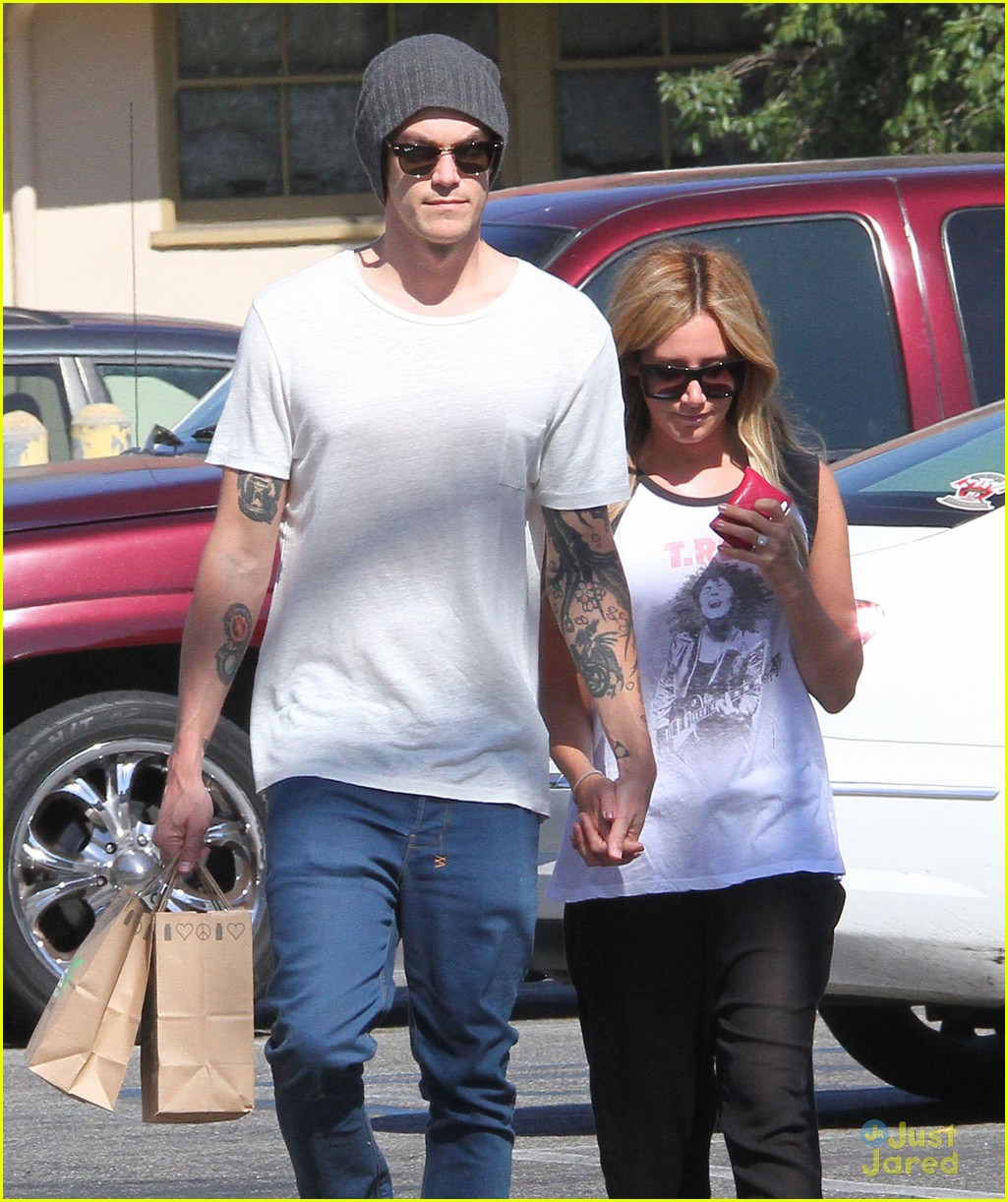 ashley tisdale christopher french los angeles lunch 22