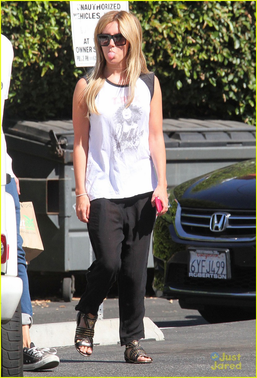 ashley tisdale christopher french los angeles lunch 28