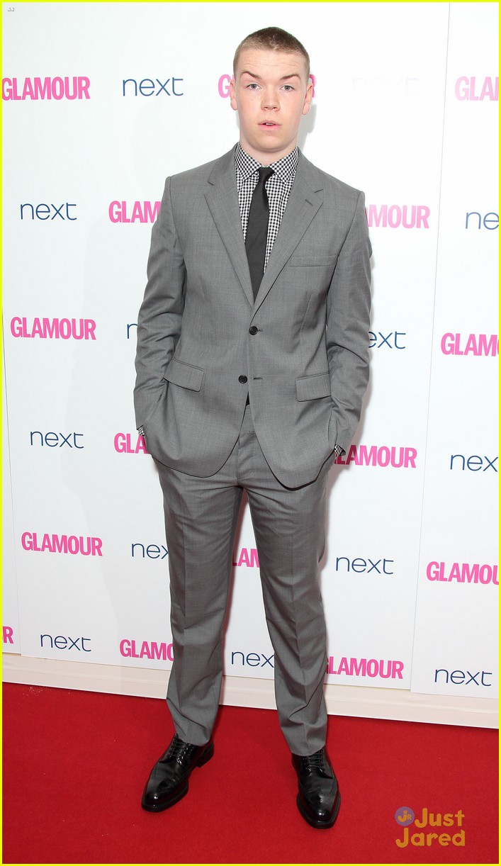 will poulter oliver cheshire glamour women of the year 2014 04