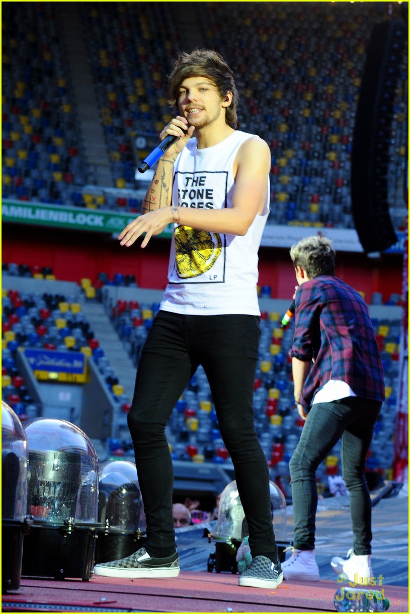 Harry Styles is Not Going Solo Any Tme Soon!: Photo 692005 | 5 Seconds of  Summer, Harry Styles, Liam Payne, Louis Tomlinson, Niall Horan, One  Direction, Zayn Malik Pictures | Just Jared Jr., image size:815x1222