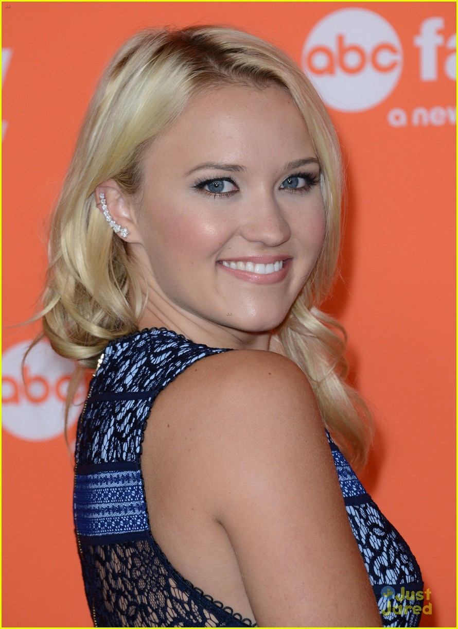 ashley tisdale emily osment young hungry tca 2014 04