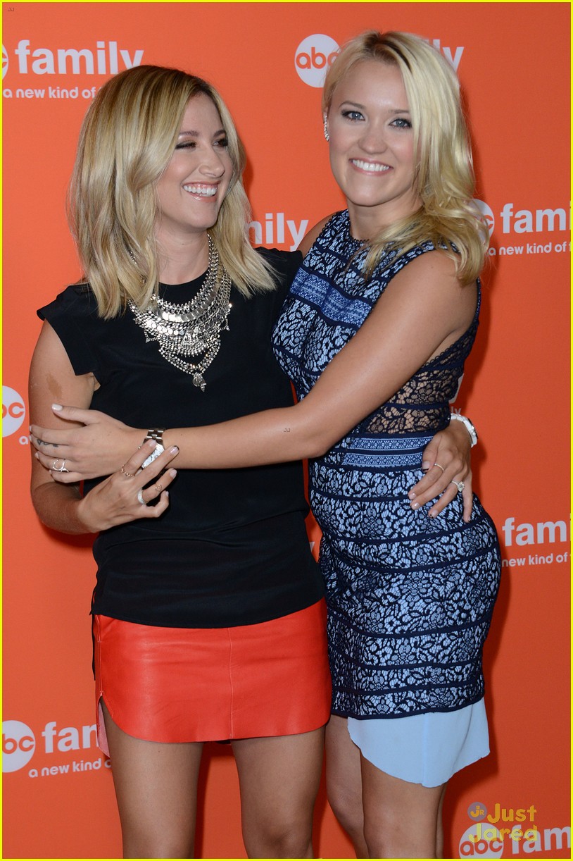 ashley tisdale emily osment young hungry tca 2014 12