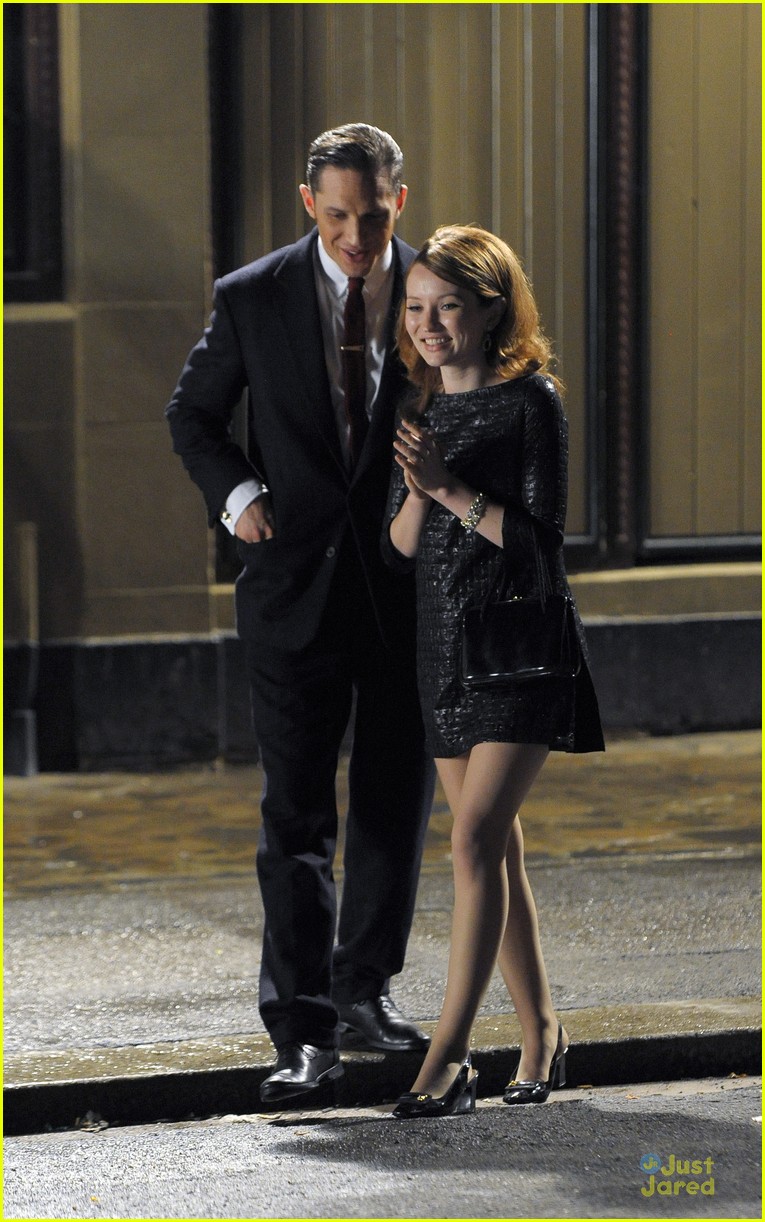 emily browning tom hardy look happy for legend night scenes 01
