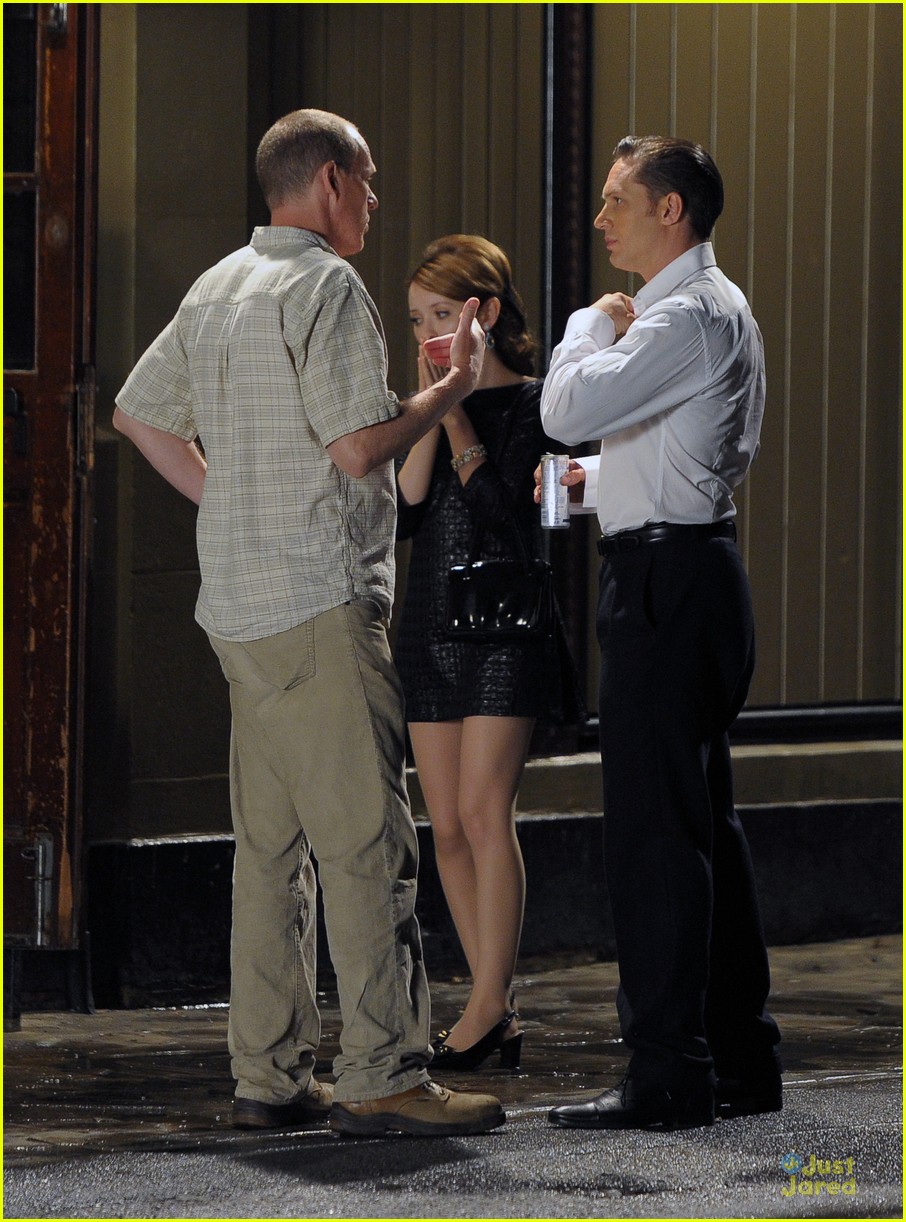 emily browning tom hardy look happy for legend night scenes 03