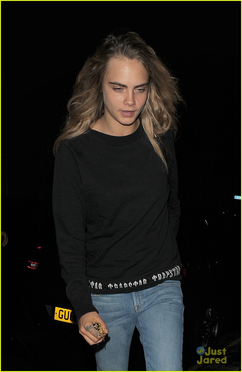 cara delevingne goes on a twitter rant 16