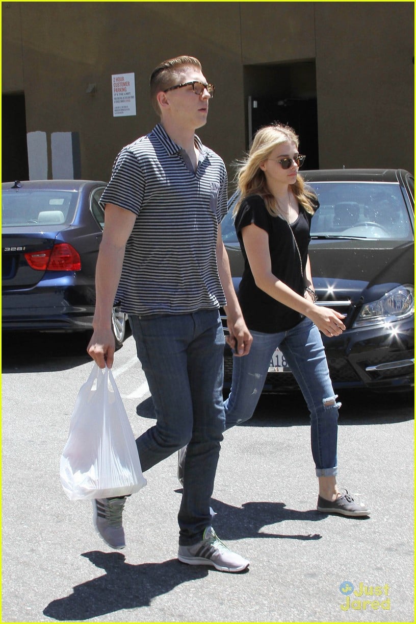 chloe moretz lunch in la wishes she was in nyc 07