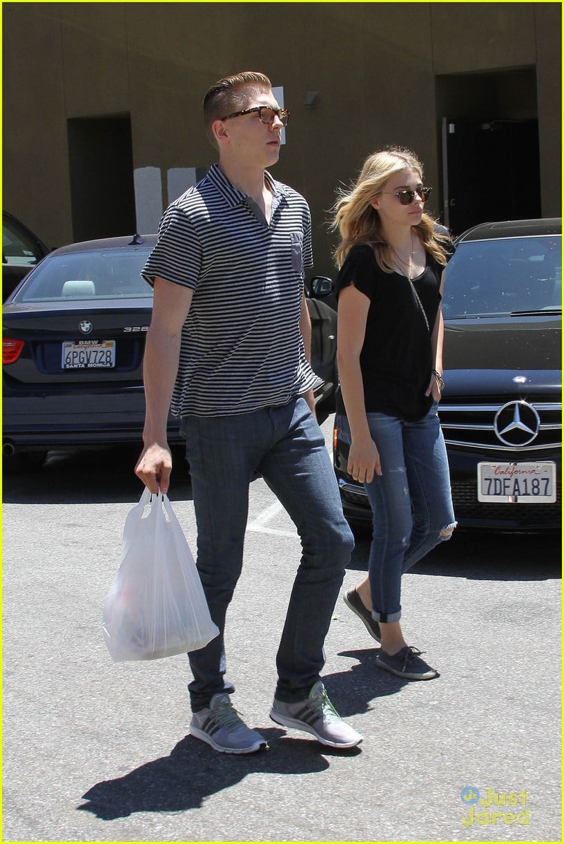 chloe moretz lunch in la wishes she was in nyc 10