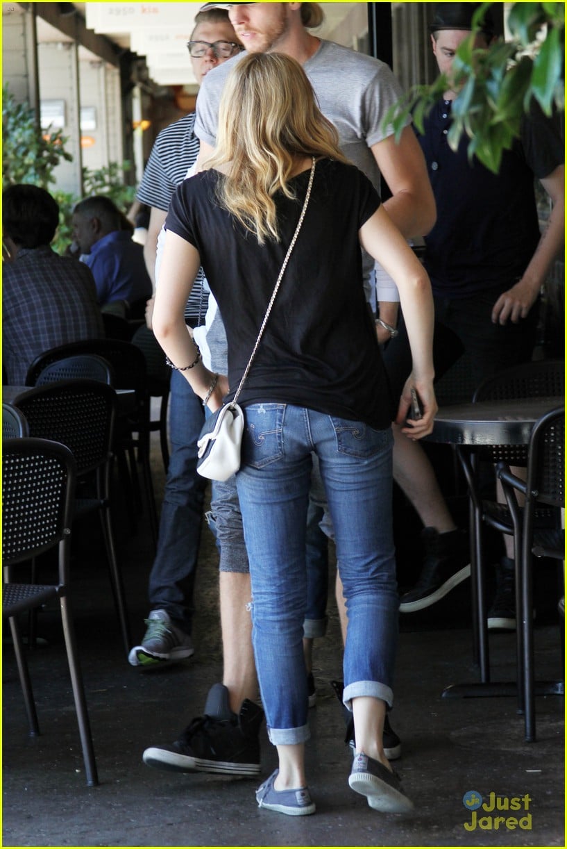 chloe moretz lunch in la wishes she was in nyc 13