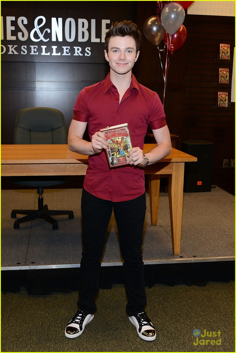 chris colfer land of stories signing 06