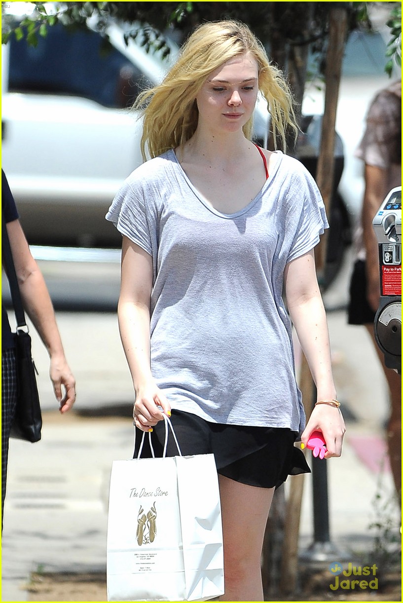 elle fanning switches casual chic outfits errands 11