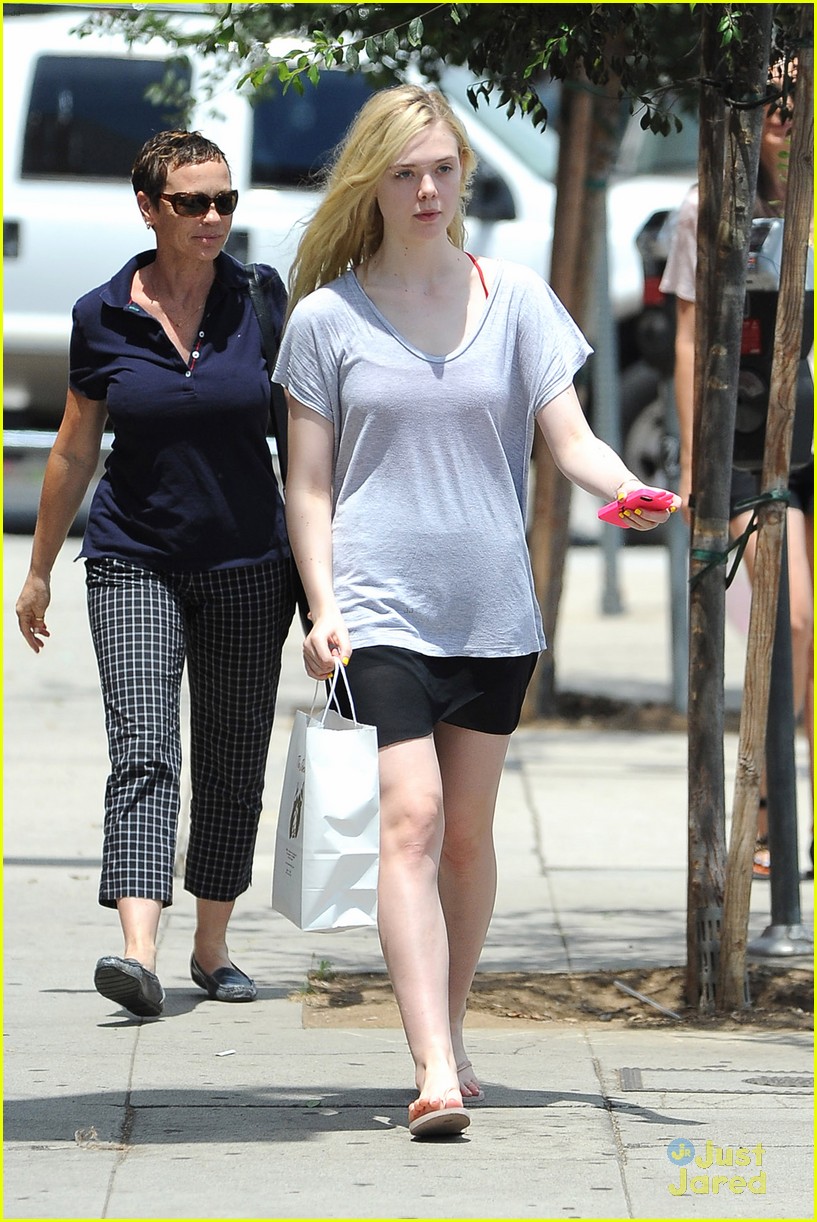 elle fanning switches casual chic outfits errands 17