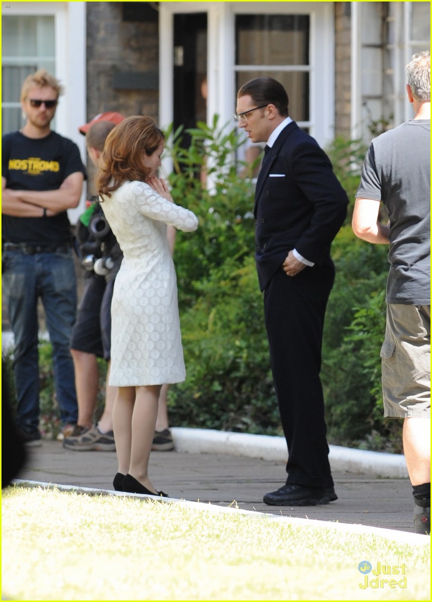 emily browning tom hardy legend filming london 15