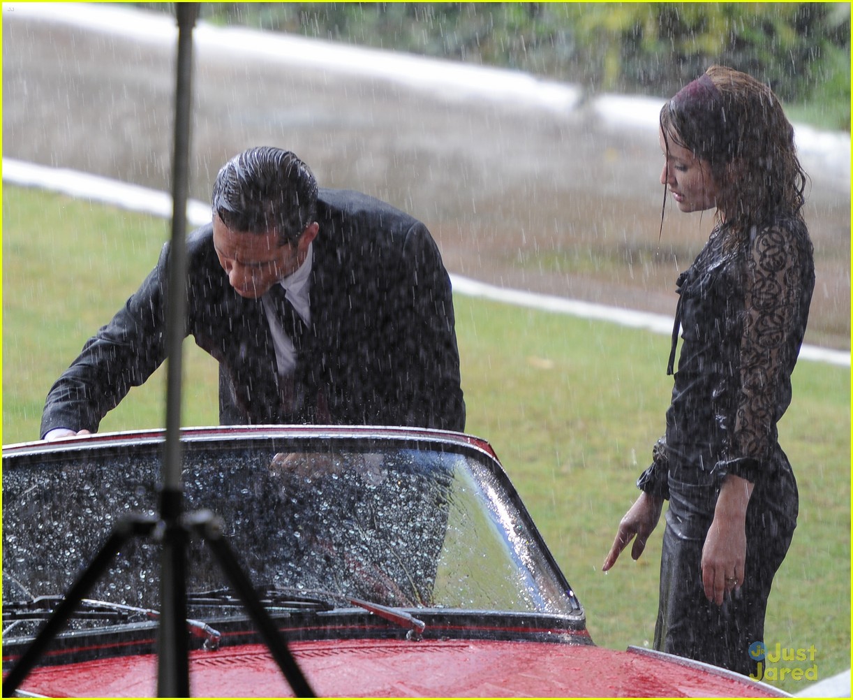 emily browning fights with tom hardy in the rain kiss make up 02