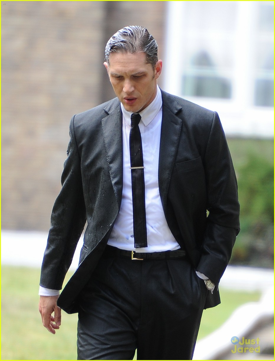 emily browning fights with tom hardy in the rain kiss make up 15