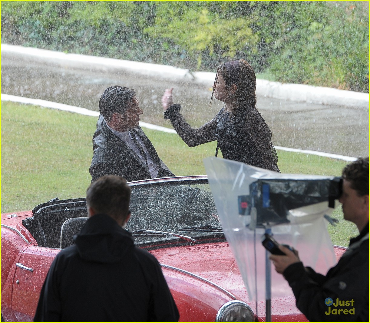 emily browning fights with tom hardy in the rain kiss make up 28