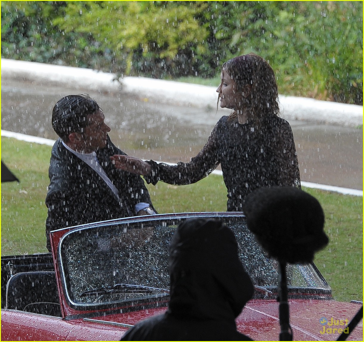 emily browning fights with tom hardy in the rain kiss make up 29