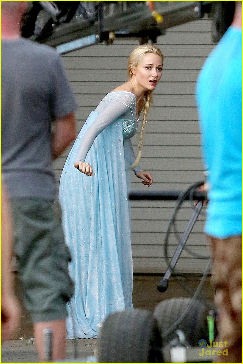 georgina haig hangs with once upon a time cast 03