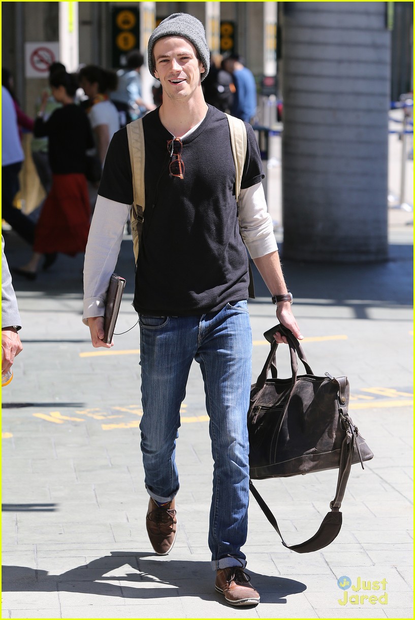 grant gustin back vancouver after comic con 02