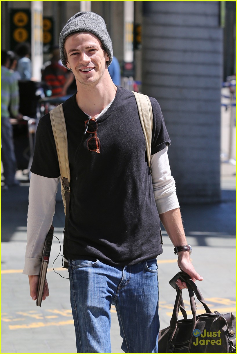 grant gustin back vancouver after comic con 10