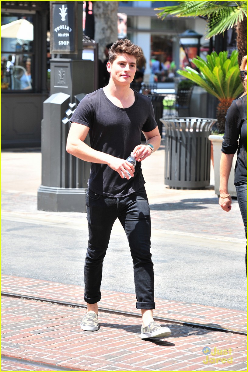 gregg sulkin 10 things he cant live without 03