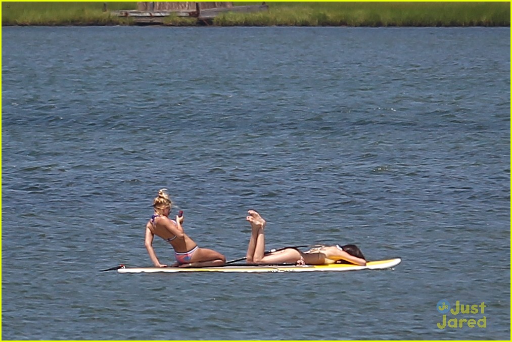 kendall jenner hailey baldwin paddleboarding bikini 12